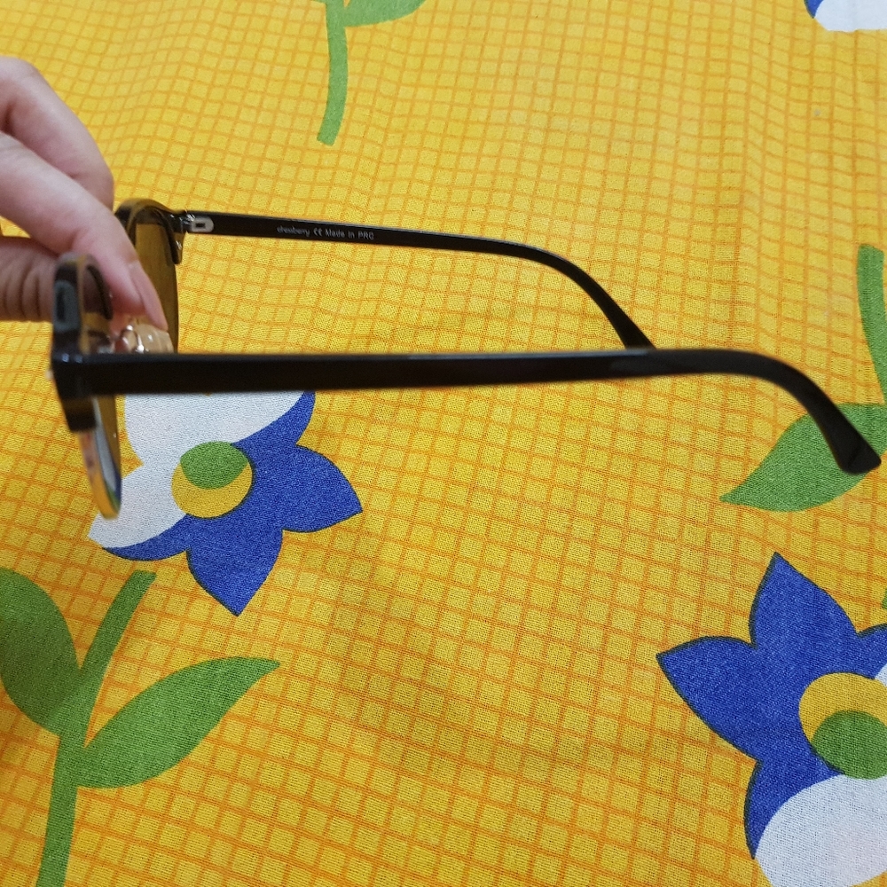 Sunglasses - Picture 5 of 5